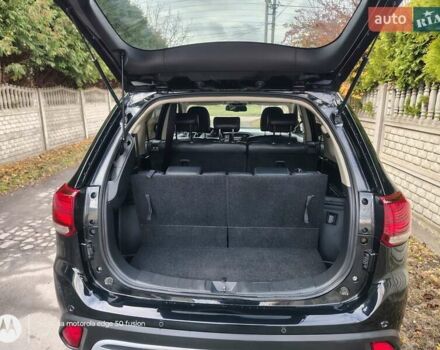 Черный Мицубиси Аутлендер, объемом двигателя 2.36 л и пробегом 50 тыс. км за 21000 $, фото 5 на Automoto.ua