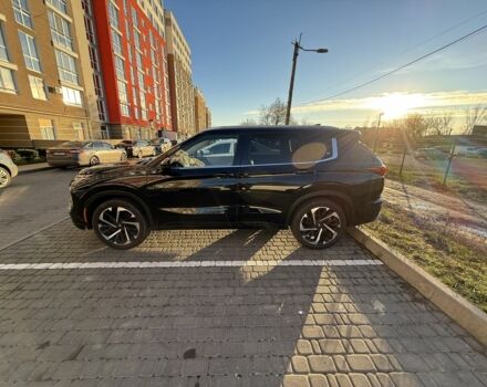 Черный Мицубиси Аутлендер, объемом двигателя 2.5 л и пробегом 121 тыс. км за 22600 $, фото 5 на Automoto.ua