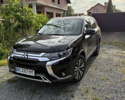 Мицубиси Аутлендер 2021 в Львове на Automoto.ua Черный Мицубиси Аутлендер, объемом двигателя 2.36 л и пробегом 31 тыс. км за 26600 $, фото 9 на Automoto.ua