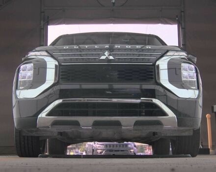 Черный Мицубиси Аутлендер, объемом двигателя 2.4 л и пробегом 65 тыс. км за 20200 $, фото 1 на Automoto.ua