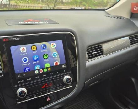 Міцубісі Аутлендер 2022 у Черкасах на Automoto.ua Чорний Міцубісі Аутлендер, об'ємом двигуна 2.36 л та пробігом 51 тис. км за 27000 $, фото 4 на Automoto.ua