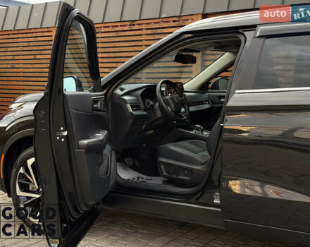 Чорний Міцубісі Аутлендер, об'ємом двигуна 2.49 л та пробігом 8 тис. км за 32000 $, фото 17 на Automoto.ua