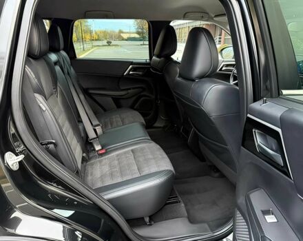 Черный Мицубиси Аутлендер, объемом двигателя 2.5 л и пробегом 13 тыс. км за 12000 $, фото 13 на Automoto.ua