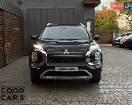 Чорний Міцубісі Аутлендер, об'ємом двигуна 2.49 л та пробігом 8 тис. км за 32000 $, фото 1 на Automoto.ua