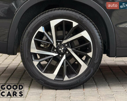 Чорний Міцубісі Аутлендер, об'ємом двигуна 2.49 л та пробігом 8 тис. км за 32000 $, фото 15 на Automoto.ua