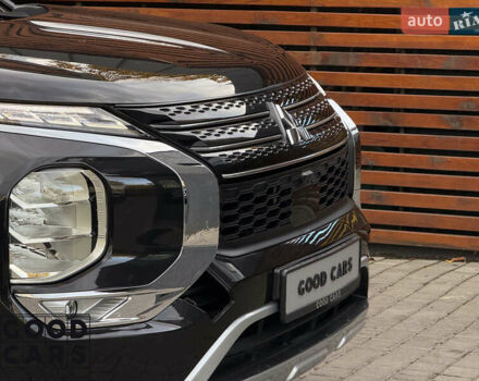 Чорний Міцубісі Аутлендер, об'ємом двигуна 2.49 л та пробігом 8 тис. км за 32000 $, фото 11 на Automoto.ua