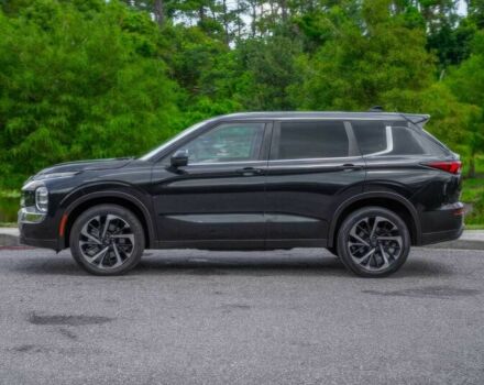 Черный Мицубиси Аутлендер, объемом двигателя 2.5 л и пробегом 10 тыс. км за 8000 $, фото 4 на Automoto.ua