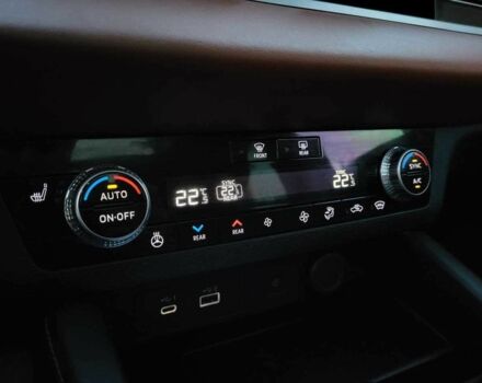 Черный Мицубиси Аутлендер, объемом двигателя 2.4 л и пробегом 120 тыс. км за 37500 $, фото 17 на Automoto.ua
