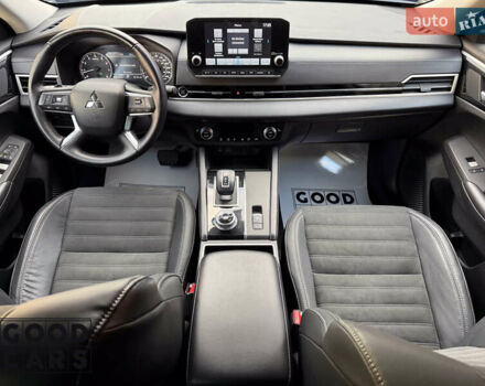 Чорний Міцубісі Аутлендер, об'ємом двигуна 2.49 л та пробігом 8 тис. км за 32000 $, фото 29 на Automoto.ua
