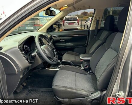 Чорний Міцубісі Аутлендер, об'ємом двигуна 2.5 л та пробігом 132 тис. км за 18140 $, фото 8 на Automoto.ua