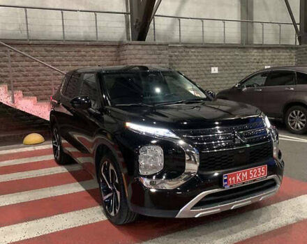 Черный Мицубиси Аутлендер, объемом двигателя 2.49 л и пробегом 70 тыс. км за 21000 $, фото 3 на Automoto.ua