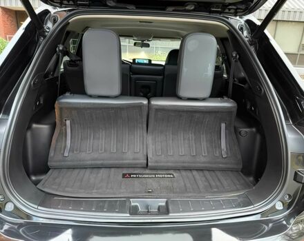 Черный Мицубиси Аутлендер, объемом двигателя 2.5 л и пробегом 13 тыс. км за 12000 $, фото 14 на Automoto.ua