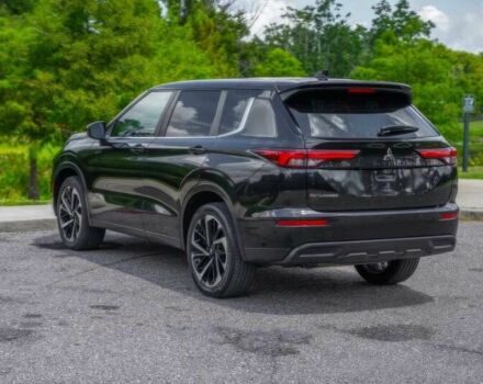 Черный Мицубиси Аутлендер, объемом двигателя 2.5 л и пробегом 10 тыс. км за 8000 $, фото 7 на Automoto.ua