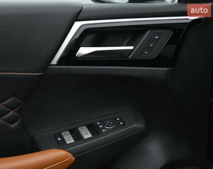 Черный Мицубиси Аутлендер, объемом двигателя 2.36 л и пробегом 20 тыс. км за 38000 $, фото 25 на Automoto.ua