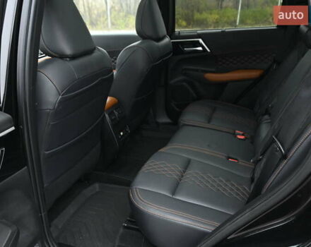 Черный Мицубиси Аутлендер, объемом двигателя 2.36 л и пробегом 20 тыс. км за 37400 $, фото 41 на Automoto.ua