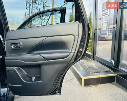 Черный Мицубиси Аутлендер, объемом двигателя 2.36 л и пробегом 64 тыс. км за 29900 $, фото 23 на Automoto.ua