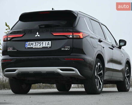 Черный Мицубиси Аутлендер, объемом двигателя 2.36 л и пробегом 20 тыс. км за 37400 $, фото 17 на Automoto.ua