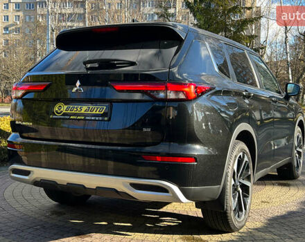 Черный Мицубиси Аутлендер, объемом двигателя 2.49 л и пробегом 6 тыс. км за 29300 $, фото 6 на Automoto.ua