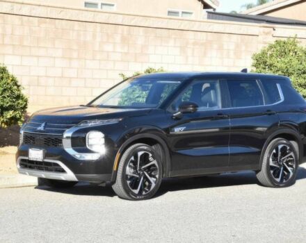 Чорний Міцубісі Аутлендер, об'ємом двигуна 2.4 л та пробігом 16 тис. км за 25500 $, фото 1 на Automoto.ua