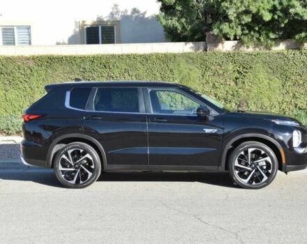 Чорний Міцубісі Аутлендер, об'ємом двигуна 2.4 л та пробігом 16 тис. км за 25500 $, фото 2 на Automoto.ua