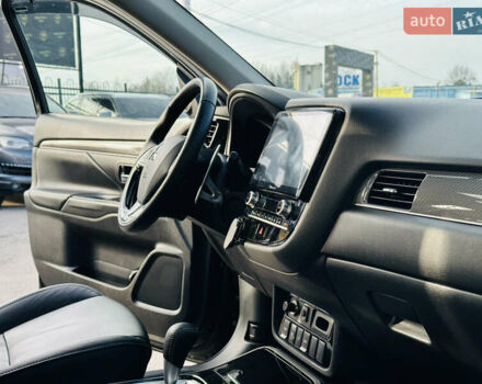 Черный Мицубиси Аутлендер, объемом двигателя 2.36 л и пробегом 64 тыс. км за 29900 $, фото 25 на Automoto.ua