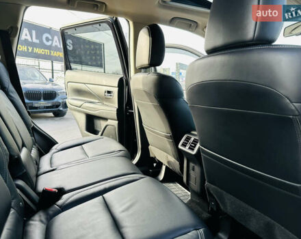 Черный Мицубиси Аутлендер, объемом двигателя 2.36 л и пробегом 64 тыс. км за 29900 $, фото 19 на Automoto.ua