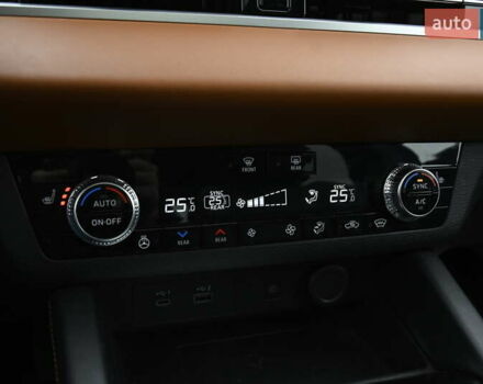 Черный Мицубиси Аутлендер, объемом двигателя 2.36 л и пробегом 20 тыс. км за 38000 $, фото 31 на Automoto.ua