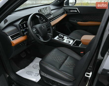 Черный Мицубиси Аутлендер, объемом двигателя 2.36 л и пробегом 20 тыс. км за 37400 $, фото 25 на Automoto.ua