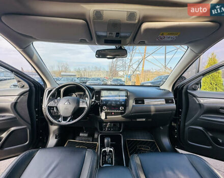 Черный Мицубиси Аутлендер, объемом двигателя 2.36 л и пробегом 64 тыс. км за 29900 $, фото 20 на Automoto.ua