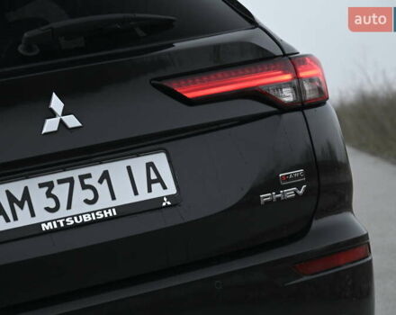 Черный Мицубиси Аутлендер, объемом двигателя 2.36 л и пробегом 20 тыс. км за 37400 $, фото 15 на Automoto.ua