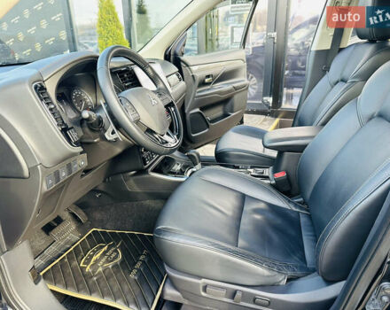 Черный Мицубиси Аутлендер, объемом двигателя 2.36 л и пробегом 64 тыс. км за 29900 $, фото 14 на Automoto.ua