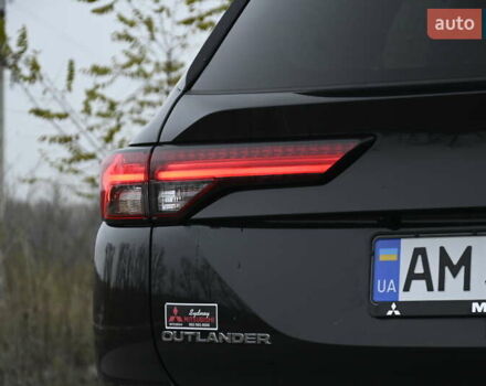 Черный Мицубиси Аутлендер, объемом двигателя 2.36 л и пробегом 20 тыс. км за 37400 $, фото 18 на Automoto.ua