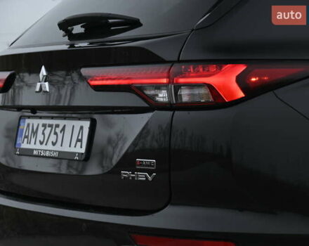 Черный Мицубиси Аутлендер, объемом двигателя 2.36 л и пробегом 20 тыс. км за 38000 $, фото 22 на Automoto.ua