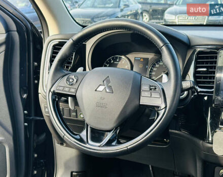 Черный Мицубиси Аутлендер, объемом двигателя 2.36 л и пробегом 64 тыс. км за 29900 $, фото 22 на Automoto.ua