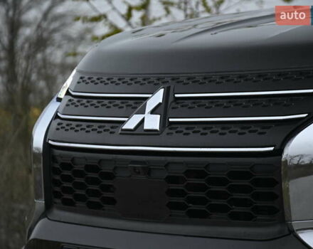 Черный Мицубиси Аутлендер, объемом двигателя 2.36 л и пробегом 20 тыс. км за 38000 $, фото 8 на Automoto.ua