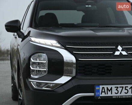 Черный Мицубиси Аутлендер, объемом двигателя 2.36 л и пробегом 20 тыс. км за 38000 $, фото 6 на Automoto.ua