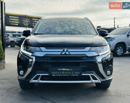 Черный Мицубиси Аутлендер, объемом двигателя 2.36 л и пробегом 64 тыс. км за 29900 $, фото 6 на Automoto.ua