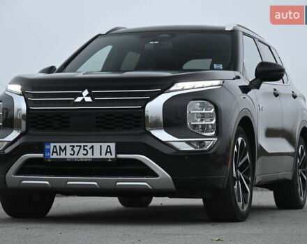 Черный Мицубиси Аутлендер, объемом двигателя 2.36 л и пробегом 20 тыс. км за 37400 $, фото 8 на Automoto.ua