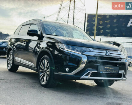Черный Мицубиси Аутлендер, объемом двигателя 2.36 л и пробегом 64 тыс. км за 29900 $, фото 8 на Automoto.ua