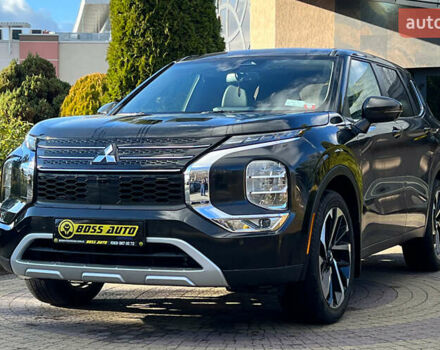 Черный Мицубиси Аутлендер, объемом двигателя 2.49 л и пробегом 6 тыс. км за 29300 $, фото 2 на Automoto.ua