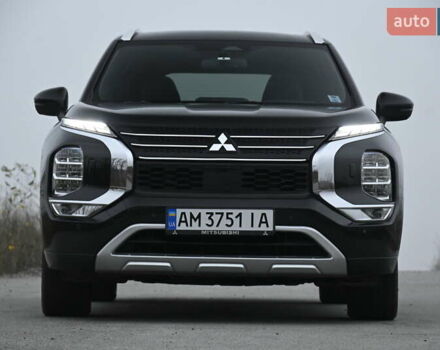 Черный Мицубиси Аутлендер, объемом двигателя 2.36 л и пробегом 20 тыс. км за 37400 $, фото 7 на Automoto.ua