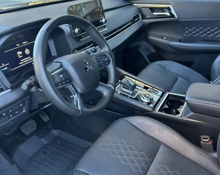 Черный Мицубиси Аутлендер, объемом двигателя 2.36 л и пробегом 21 тыс. км за 44000 $, фото 7 на Automoto.ua