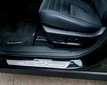 Черный Мицубиси Аутлендер, объемом двигателя 2.5 л и пробегом 5 тыс. км за 768 $, фото 6 на Automoto.ua