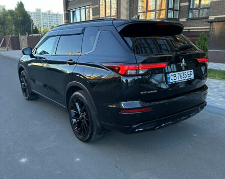Черный Мицубиси Аутлендер, объемом двигателя 2.36 л и пробегом 21 тыс. км за 44000 $, фото 2 на Automoto.ua