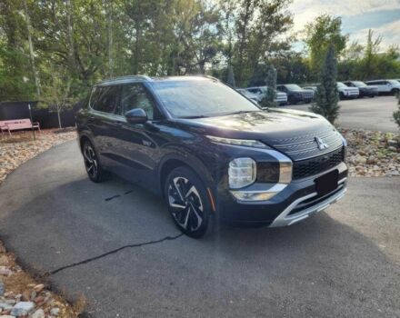 Черный Мицубиси Аутлендер, объемом двигателя 2.4 л и пробегом 27 тыс. км за 25400 $, фото 2 на Automoto.ua