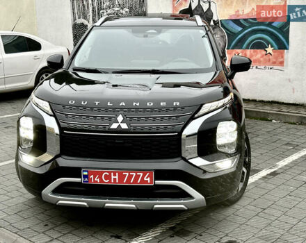 Черный Мицубиси Аутлендер, объемом двигателя 2.4 л и пробегом 56 тыс. км за 37300 $, фото 4 на Automoto.ua