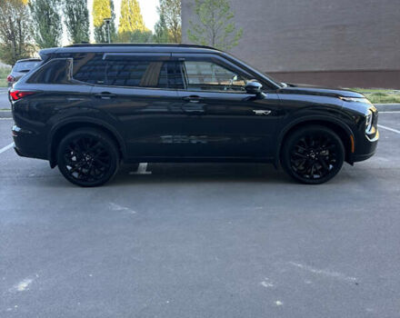 Черный Мицубиси Аутлендер, объемом двигателя 2.36 л и пробегом 21 тыс. км за 44000 $, фото 5 на Automoto.ua