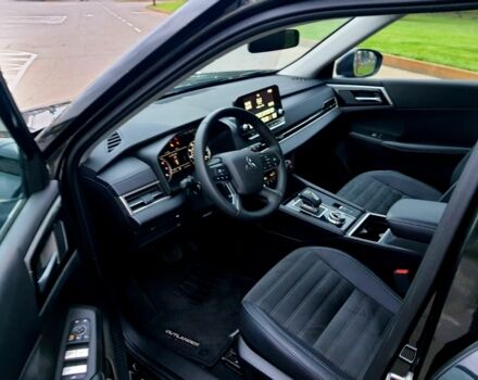 Черный Мицубиси Аутлендер, объемом двигателя 2.5 л и пробегом 5 тыс. км за 768 $, фото 5 на Automoto.ua