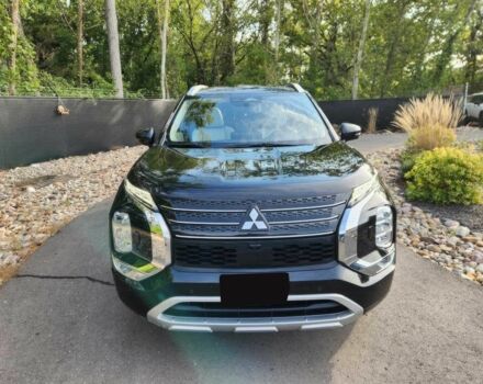 Чорний Міцубісі Аутлендер, об'ємом двигуна 0 л та пробігом 12 тис. км за 26000 $, фото 1 на Automoto.ua