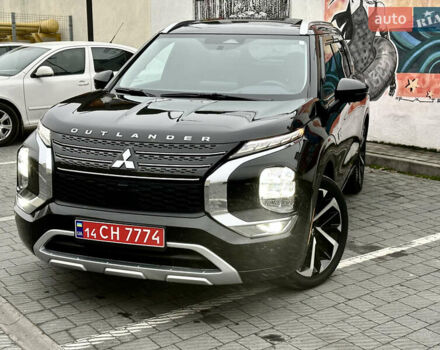 Черный Мицубиси Аутлендер, объемом двигателя 2.4 л и пробегом 56 тыс. км за 37300 $, фото 3 на Automoto.ua